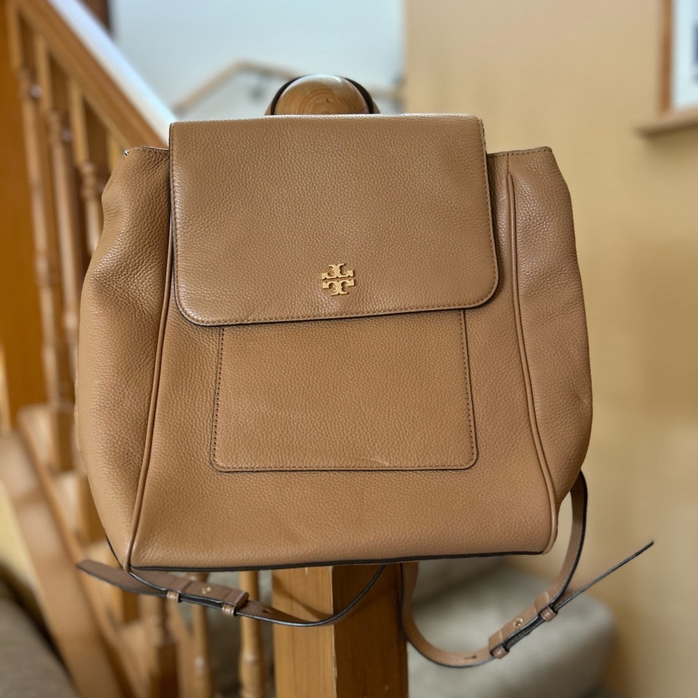 Tory Burch Carter flap backpack Cardamom